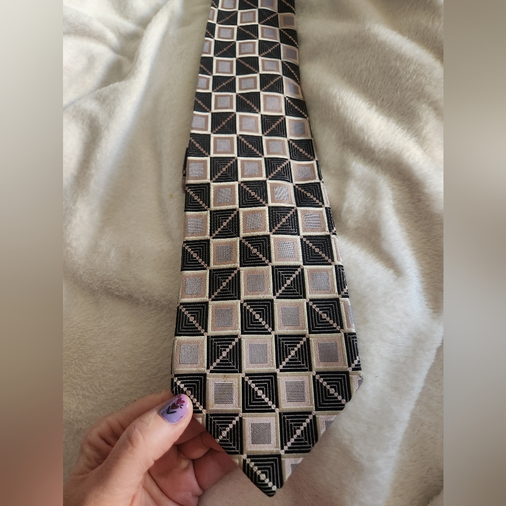 EUC Daniel Craig mens tie